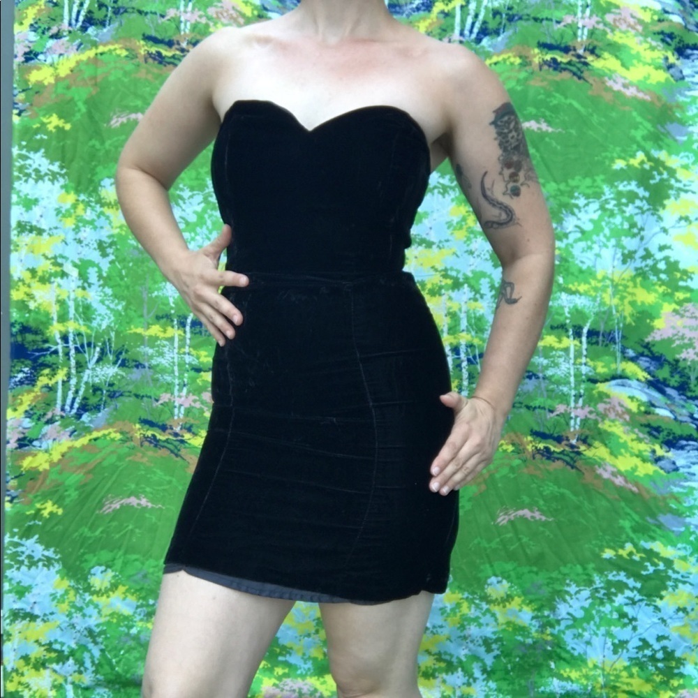 VINTAGE limited velvet little black dress